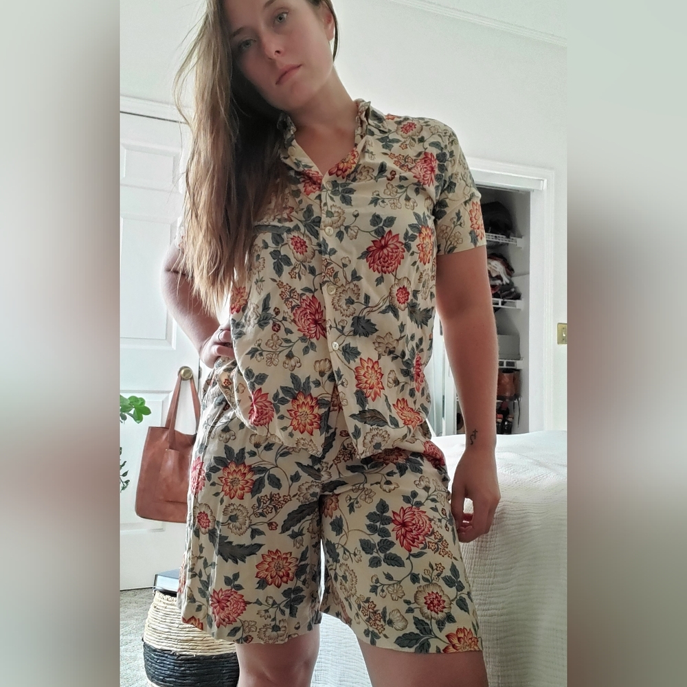 First Issue Liz Claiborne 2 piece set. Button up T-shirt and High Waisted Shorts